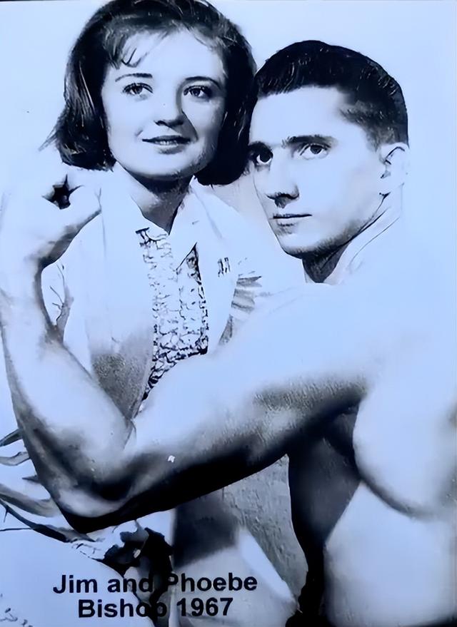 一句玩笑，美国少年用半个世纪，给自己造了一座奇幻城堡!