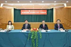 谭伟文(运输工务司司长谭伟文就制定本年施政工作重点听取中华总商会意见)