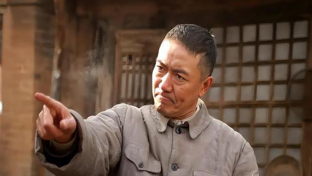 《亮剑》20年后，两位演员遗憾离世，漂亮的“秀芹”低调嫁人