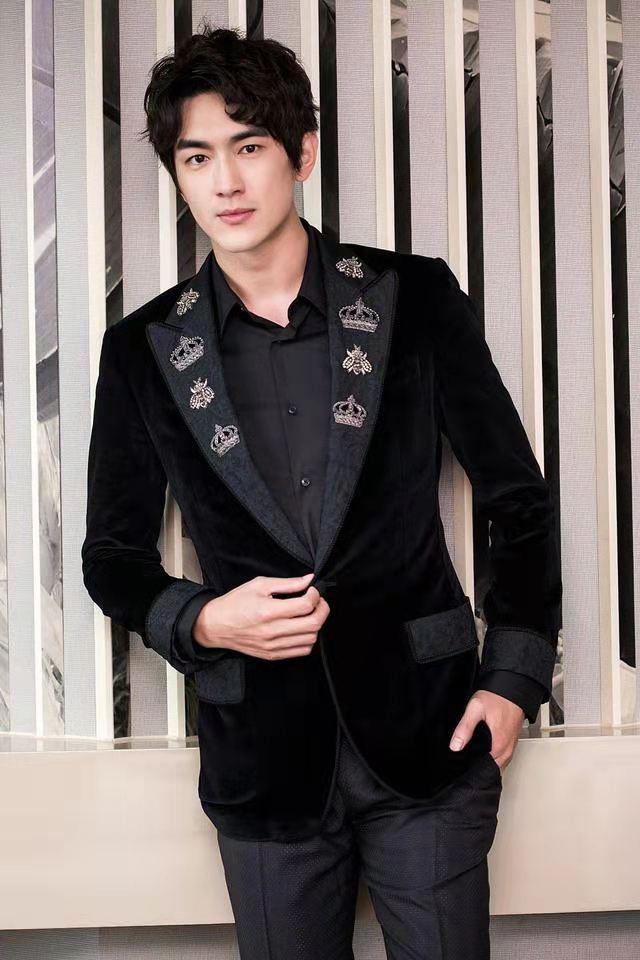 1米62宋小宝小鸟依人，身高到林更新胳肢窝，网友：霸总和咖妃