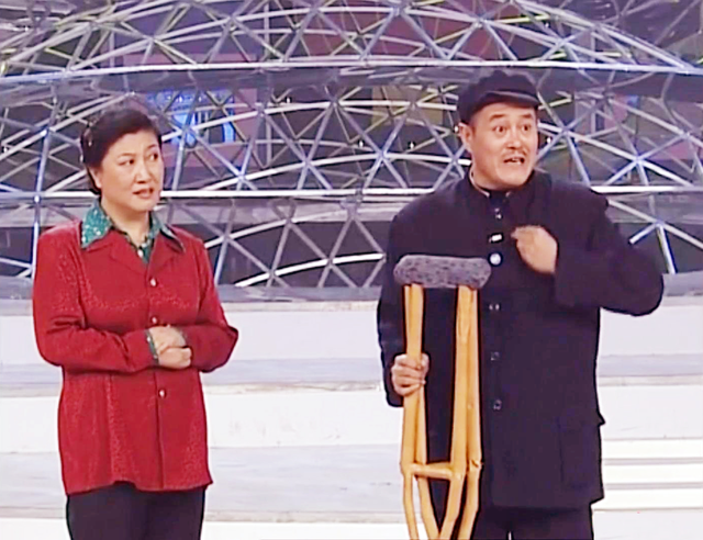 何庆魁儿子为77岁的父亲办八十大寿，魏三台上发火，寿宴成笑话！