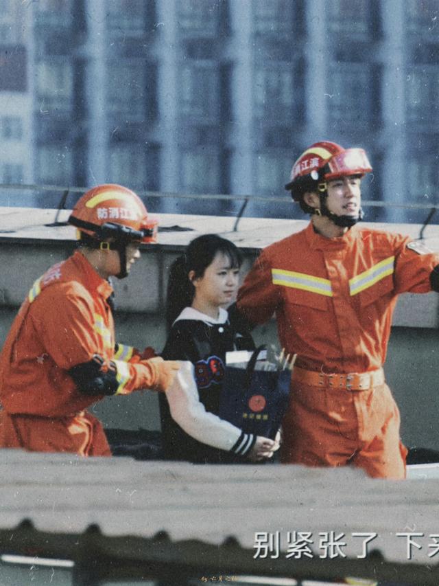 “我本来已经抓住她了”,被《他从火光中走来》评论区整破防了