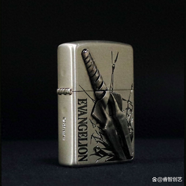 ZIPPO 携手《新世纪福音战士》打造朗基努斯之枪金属浮雕打火机