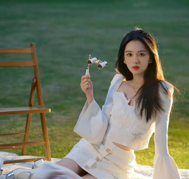 仅一天娱圈又出6个瓜,蔡徐坤被曝整容,张凌赫遭内涵,都是大瓜