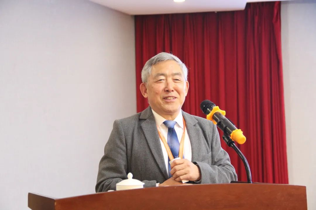 北大的“四大疯人院”中,不只有韦神,还有三位“鬼才”让人佩服