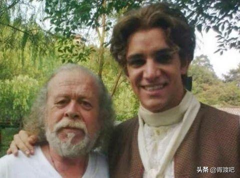 长了一张外国脸,演了40多年的老外,却没人知道他其实是个中国人