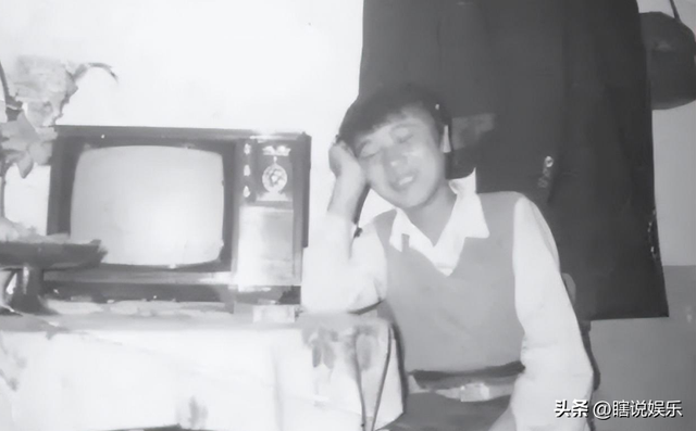 3岁丧父，靠吃姐姐奶水长大，成名后的于和伟为8个哥哥姐姐买房