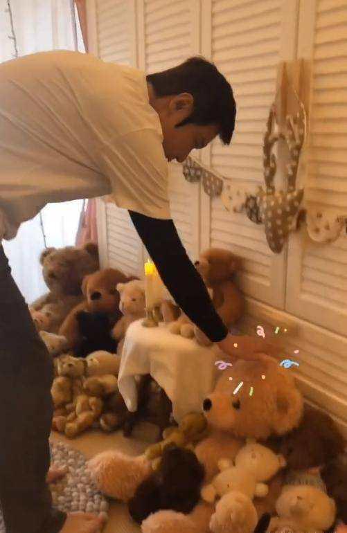 视帝罗嘉良罕见晒近况！59岁老态尽显，皮肤松弛，大理避暑心情好