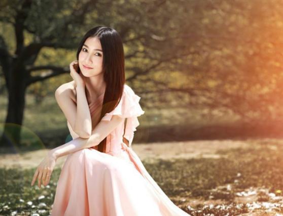 姜雯被评为最佳梦中情人,婉约动人美丽温婉,清新女性柔美气质