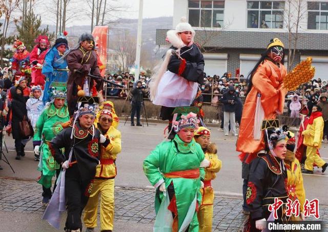 宁夏隆德：社火闹出“精气神” 民众共享“文化盛宴”
