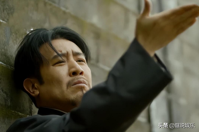 3岁丧父，靠吃姐姐奶水长大，成名后的于和伟为8个哥哥姐姐买房