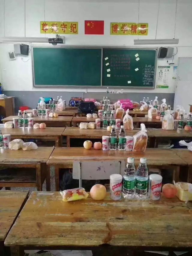 江苏响水爆炸救援武警转移后留下了这些东西,网友看后泪奔!