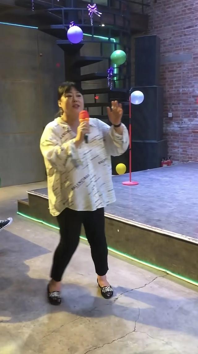 李菁菁现状:住北京宋庄别墅与父母一起生活,复出赚钱不再谈恋爱