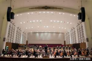 古典摇滚(“漫步经典音乐会”英伦摇滚、美国爵士对话古典)