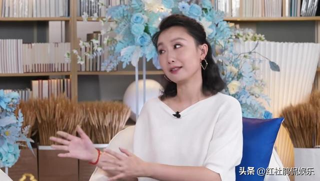 徐俐王凯曾湉罕见同框直播，曾湉辞职8年首次出镜却刻意不提央视