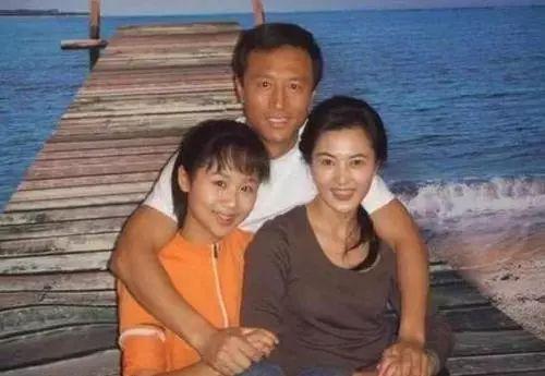 明星与父母合照：刘诗诗妈妈有气质，杨迪妈妈最让我惊讶