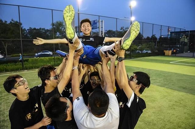 白清扬：白岩松“放养”出来的学霸，保送伦敦国王学院读蒙古学