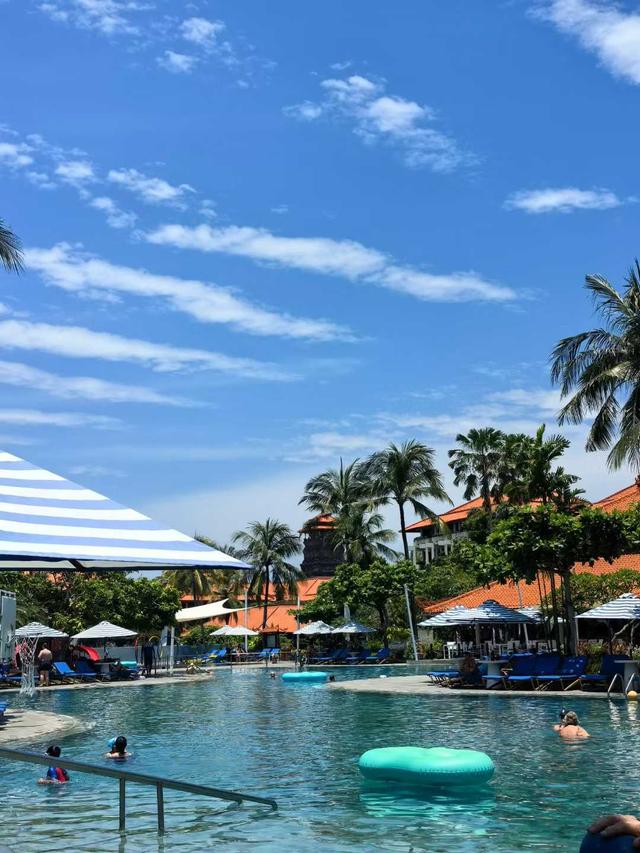 巴厘岛努沙杜瓦海滩中的几座五星级酒店