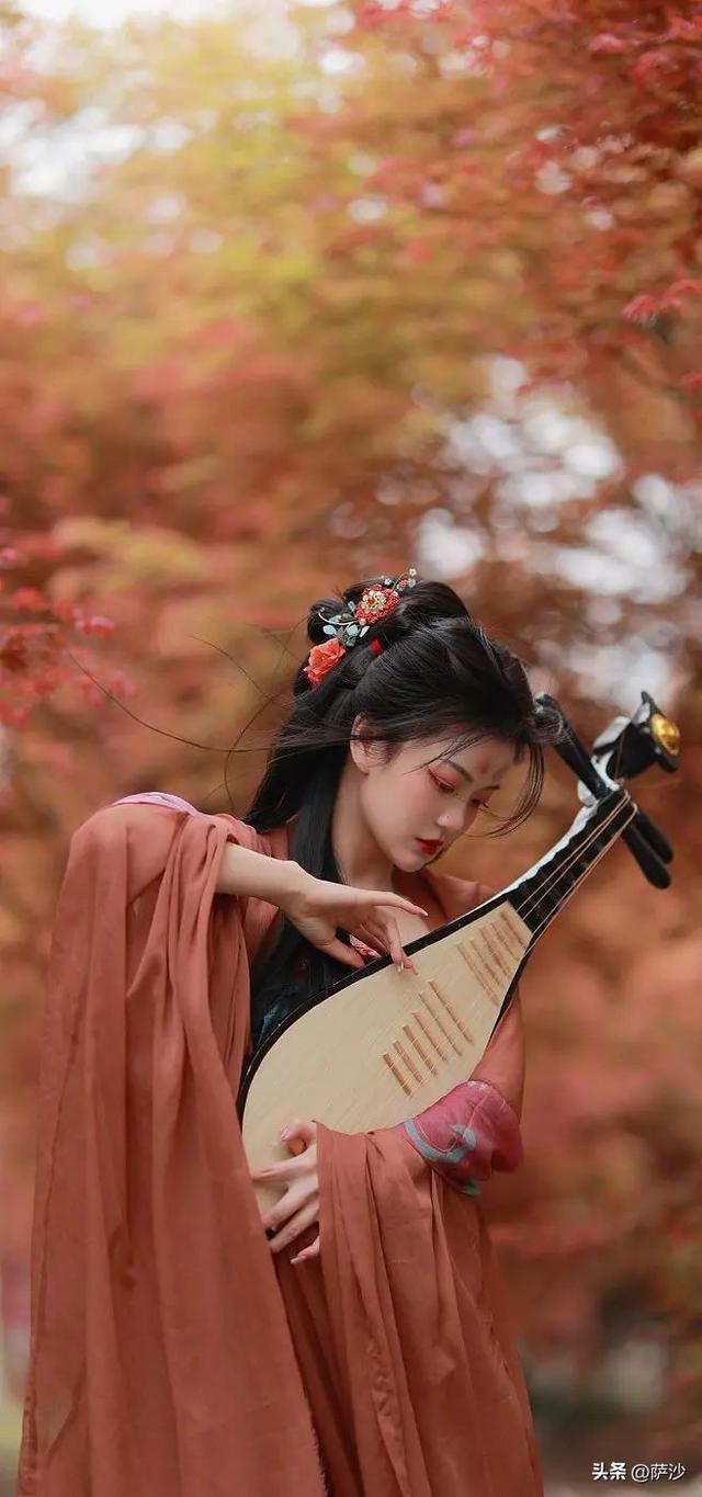 读了《琵琶行》为什么我觉得琵琶女一点不凄惨？上岸的夜总会花魁