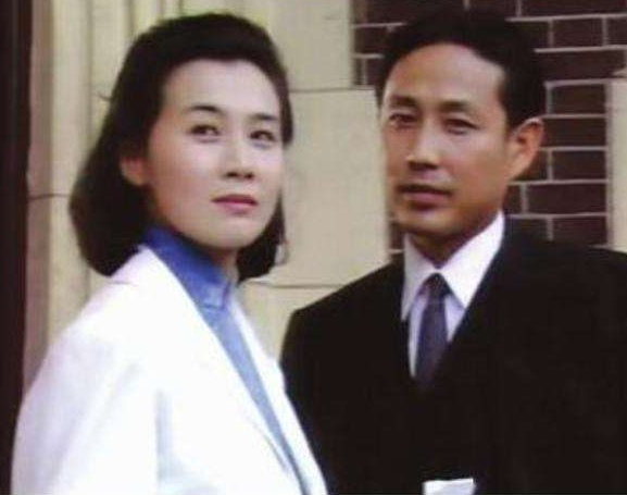 《围城》：年少不懂钱钟书，人到中年才发现，原来自己就是方鸿渐