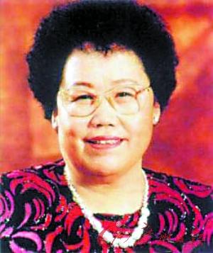 唐僧迟重瑞:娶大11岁富婆却被继子无视,结婚31年从不叫老婆