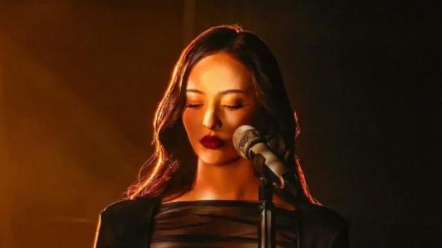 中秋晚会：同样一首歌，把林依轮和胡先煦放到一起，差距就出来了