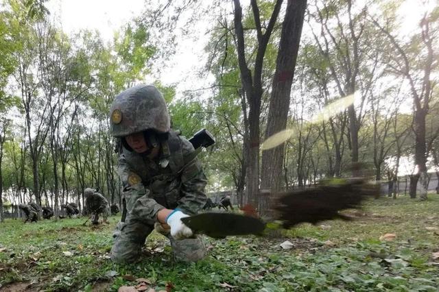 二次入伍，二等功！她有了新身份……