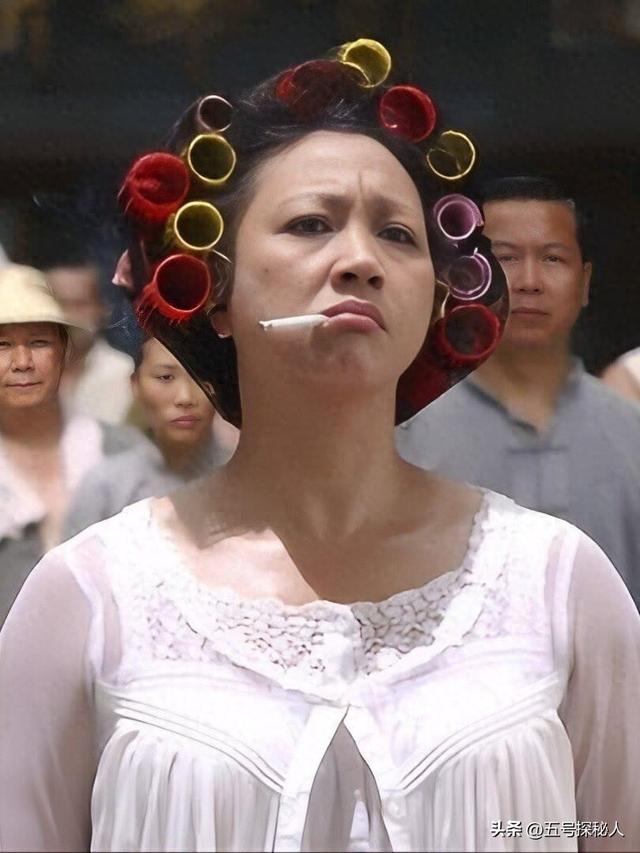 元秋:中年被坑一蹶不振,机缘巧合陪师妹试戏,54岁迎来人生巅峰