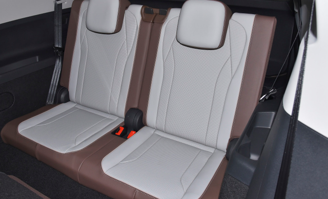 没白等！首批大众ID7实车曝光，凌渡外观，比亚迪内饰，叫板汉EV