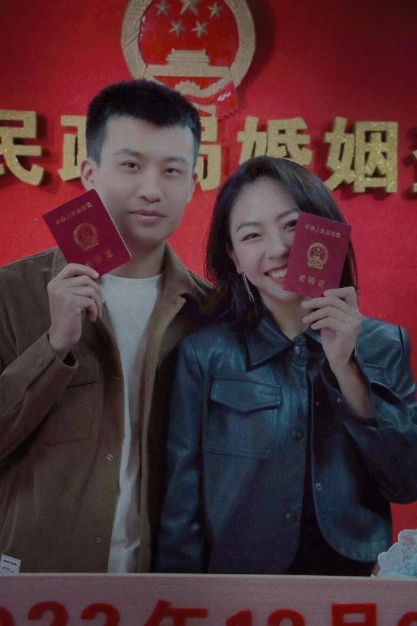 喜上加喜，新婚首月双双立功受奖！