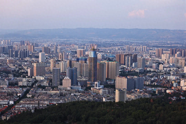 2024年从官场到私企70余人被查 云南曲靖“反腐风暴”持续