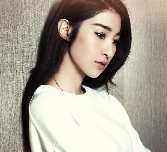 姜雯被评为最佳梦中情人,婉约动人美丽温婉,清新女性柔美气质