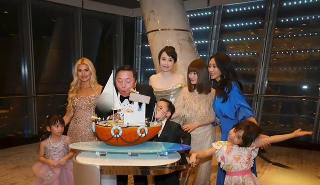 46岁金海心和帕梅拉 罕见身穿姜凯生日宴 我却被39岁杜若溪惊艳到了