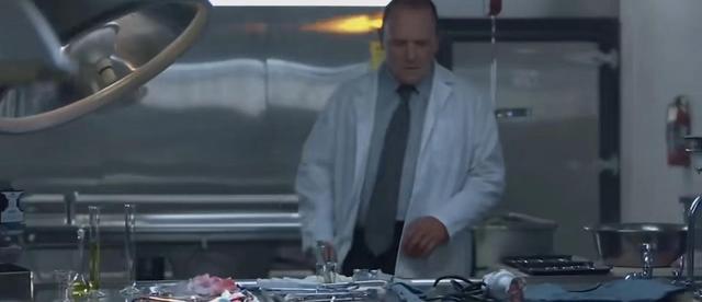 《沉默的羔羊2》汉尼拔系列——可怕食人魔为爱复出单手开脑壳