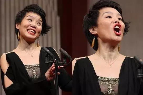 莫名爆红的龚琳娜：外籍老公把她当宝，9岁混血儿子为她贴心做饭