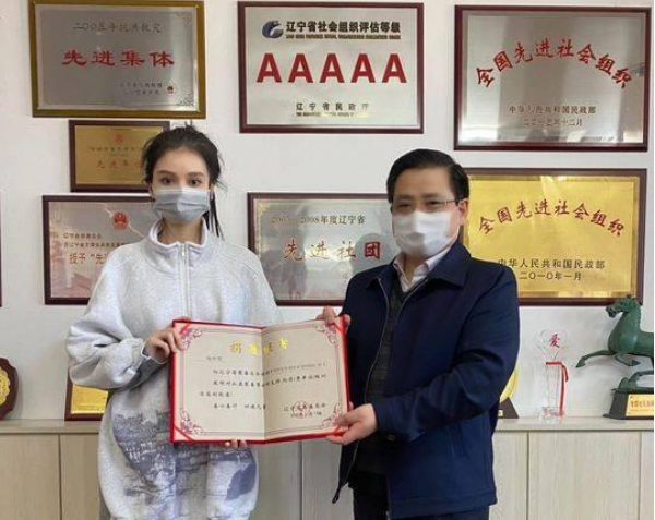 东北小品王赵本山:4个亲生子女,却同父不同命