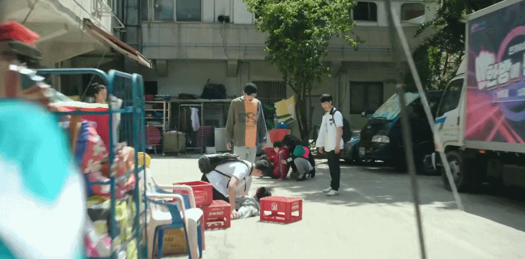 学霸被校园霸凌，他用高智商狠揍混混，以暴制暴看得又爽又过瘾