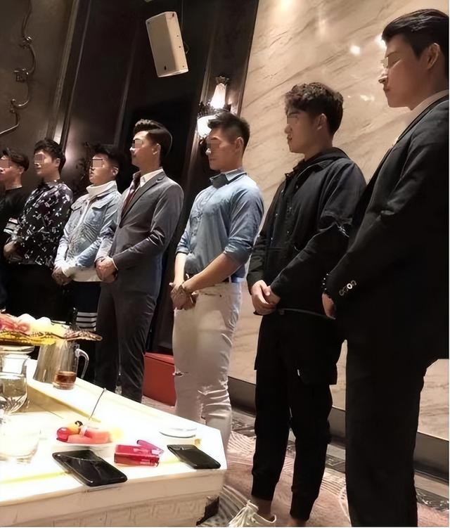 奢靡荒唐的白马会所：性交易泛滥，让无数富婆挥金如土