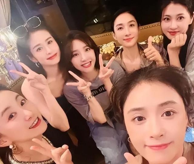 41岁蒋欣现状:头顶好几根白发,治好了多少人的年龄焦虑