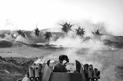 铭记光辉历史 续写强军新篇——中国共产党领导人民军队建设发展的回望与思考