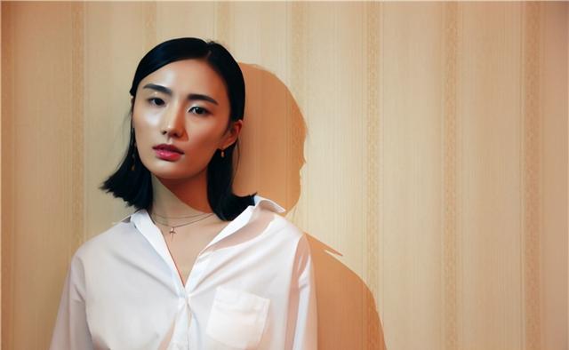 “猎艳高手”李亚鹏，越老越吃香，他凭什么？