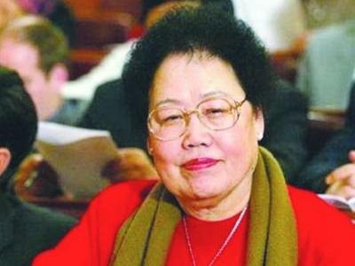 唐僧迟重瑞:娶大11岁富婆却被继子无视,结婚31年从不叫老婆