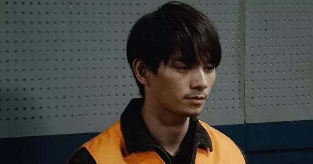 被网暴十年，他赚得盆满钵满