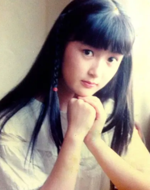 演员池华琼：曾是校园女神，出道33年0绯闻，47岁未婚未育很幸福