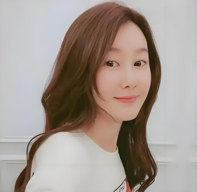 甄子丹生日，王宝强携高挑美女冯清出席 网友：这身材比马蓉好多了