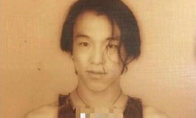 黄渤老婆近照罕曝光！被带着参加京城聚会笑容灿烂，力破不和传言