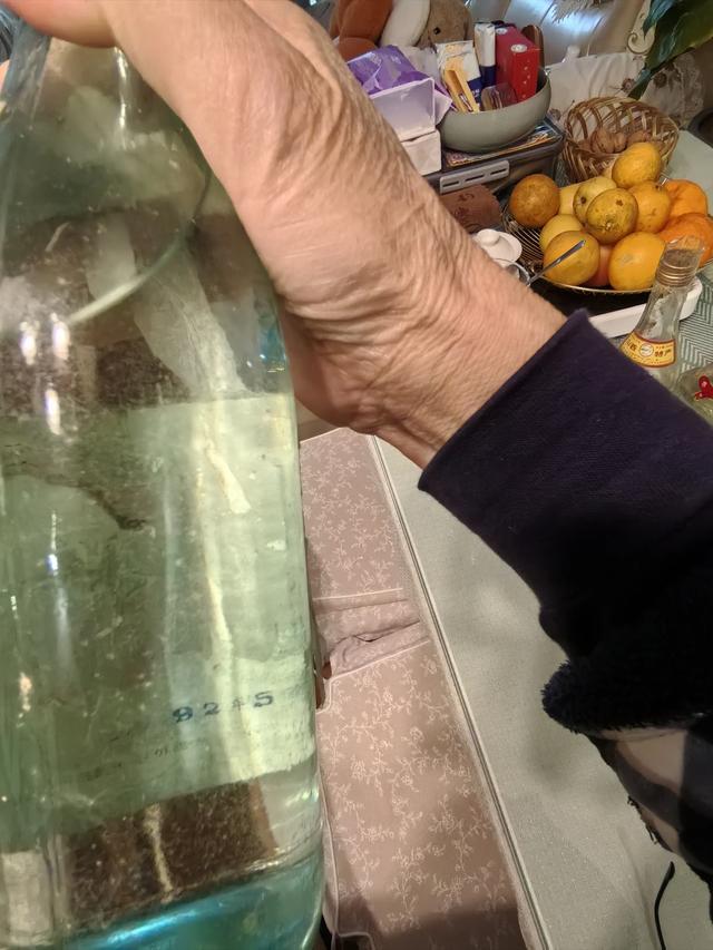 看看我这辈子收藏的老酒，若你认识，证明你也老了