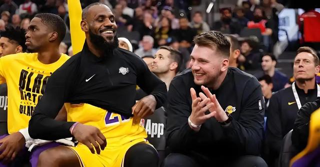 湖人更衣室地震!东契奇上位夺权詹姆斯?谁才是湖人未来的真王?