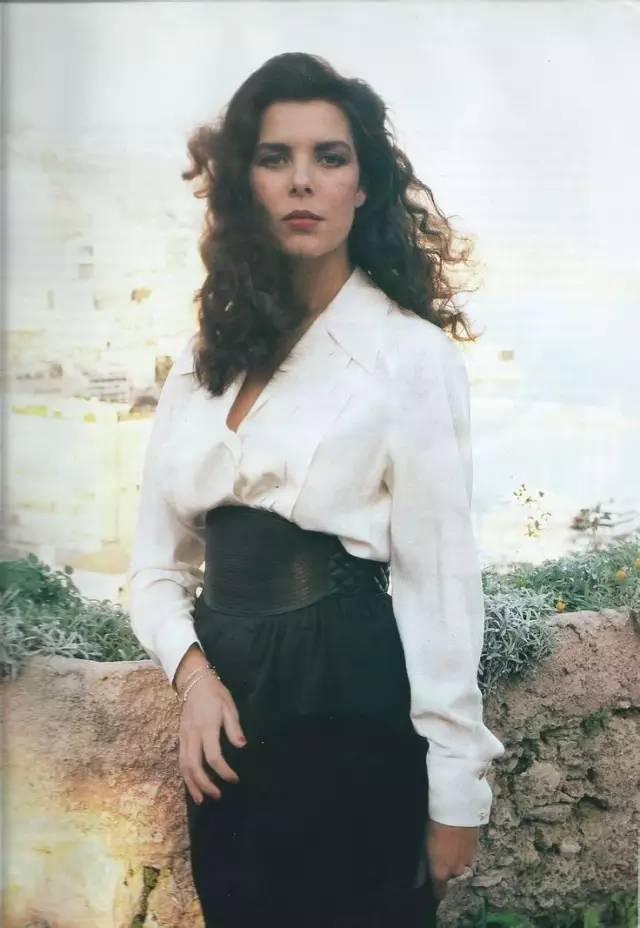 母亲是奥斯卡影后，三段婚姻都失败的摩纳哥卡罗琳公主