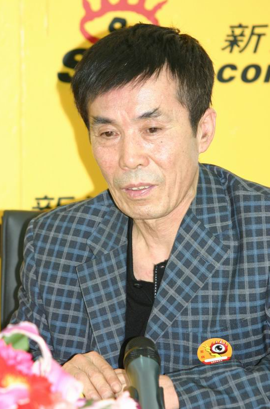 何庆魁儿子为77岁的父亲办八十大寿，魏三台上发火，寿宴成笑话！